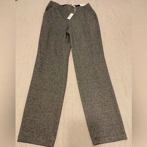 NWT! Max Studio slim herringbone trouser. Ankle length. Stretch waist. Size S.